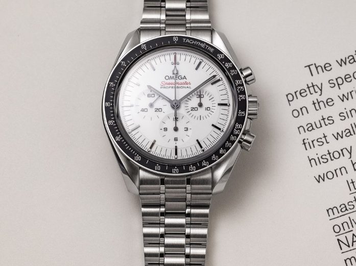 The white-dial 1:1 fake Omega Speedmaster Professional Moonwatch UK